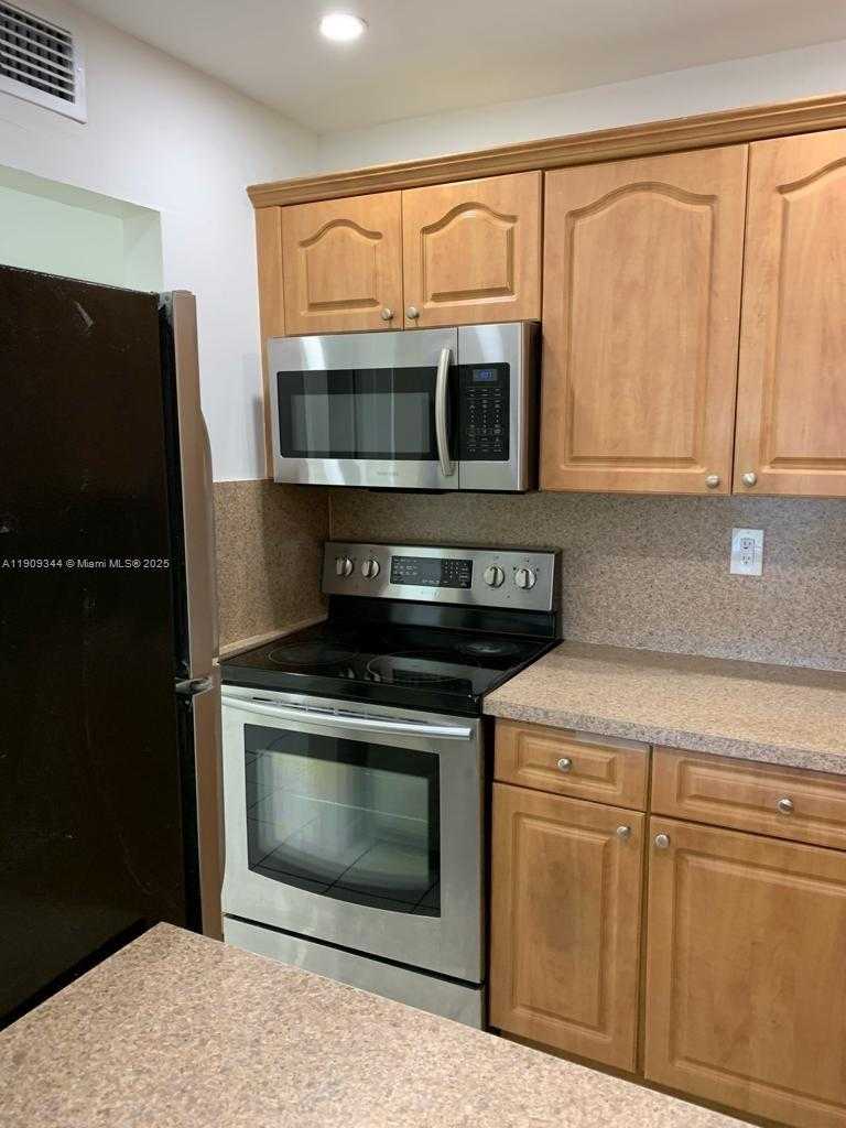 Small Image of 1555 WEST 44TH PL #234, Hialeah Number 5