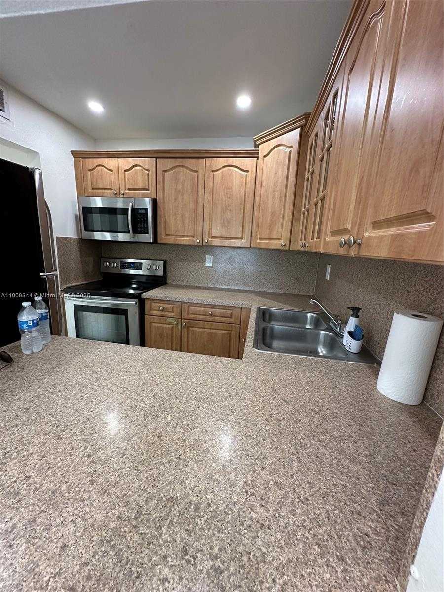 Small Image of 1555 WEST 44TH PL #234, Hialeah Number 6