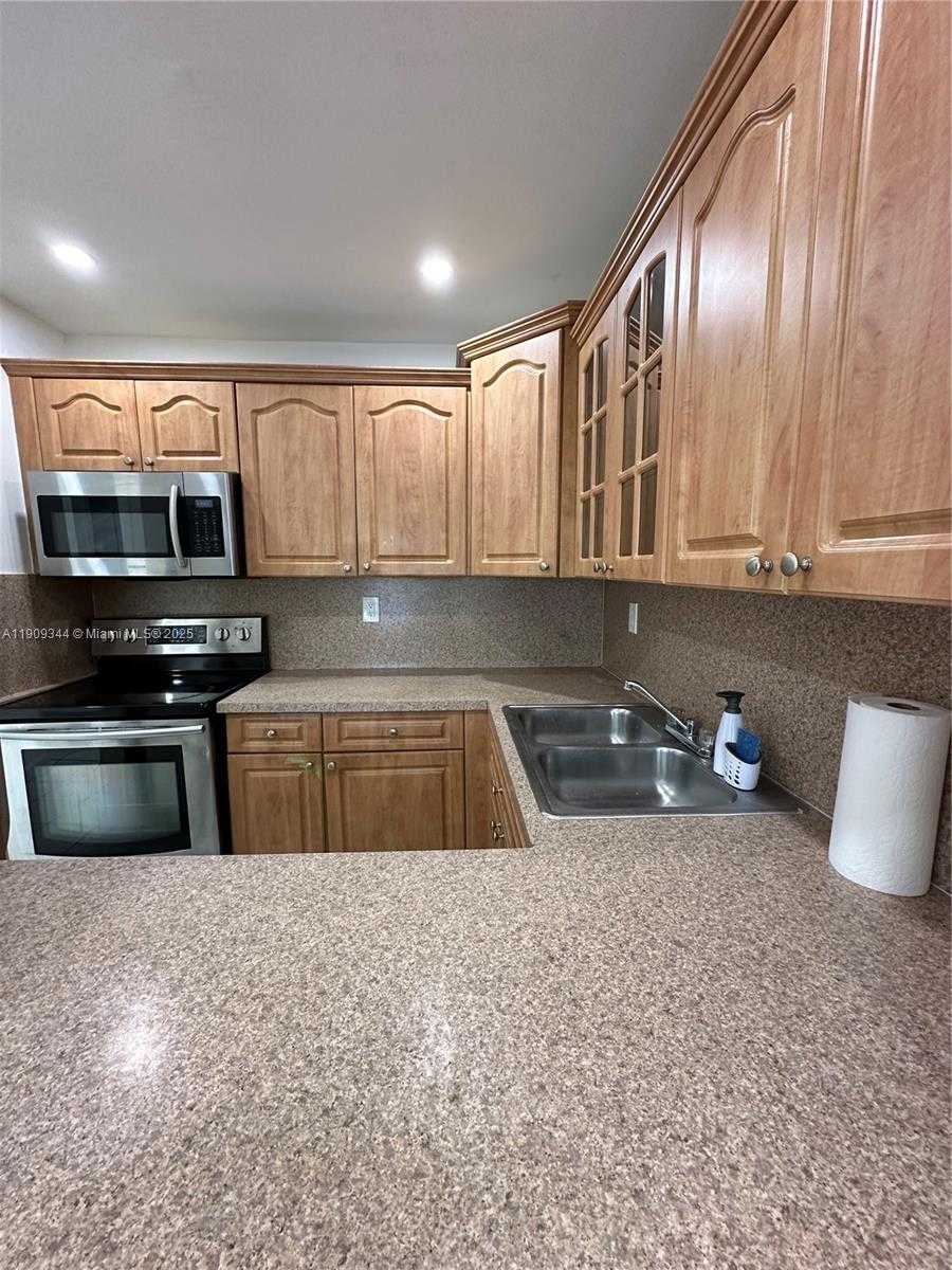 Small Image of 1555 WEST 44TH PL #234, Hialeah Number 7