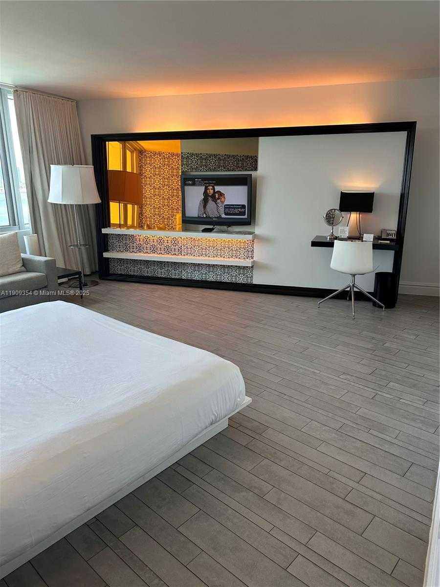 Small Image of 1100 WEST AVE #1206, Miami Beach Number 2