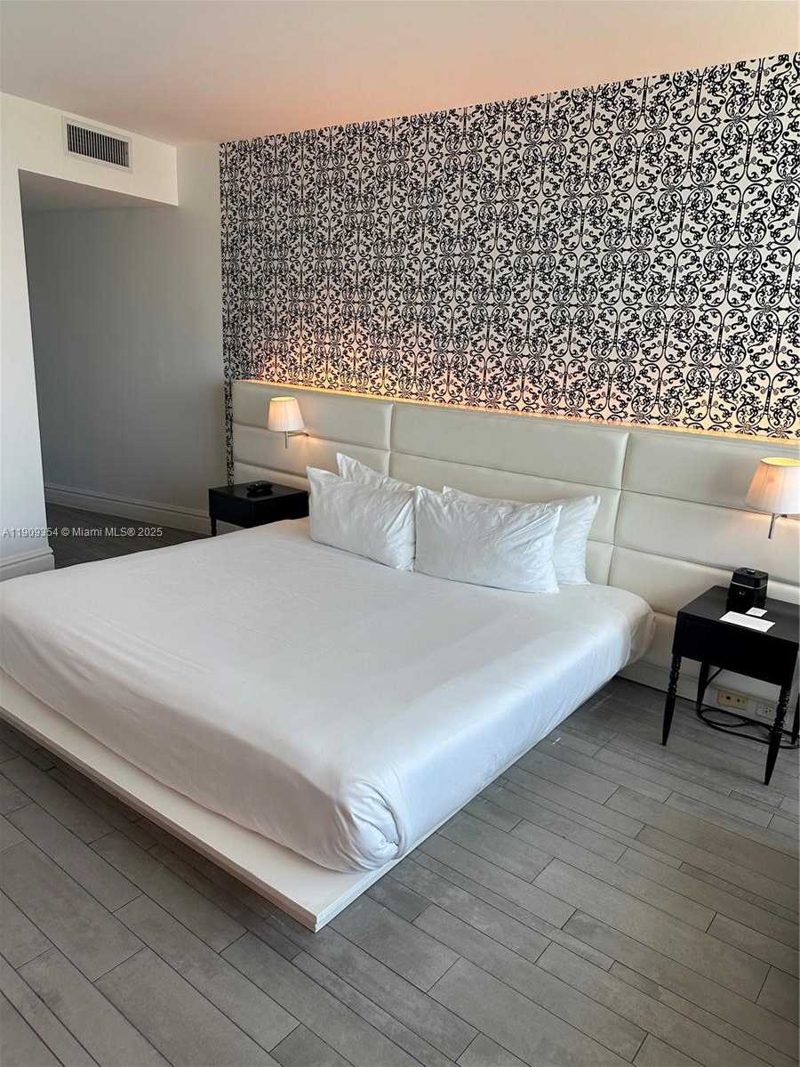 Small Image of 1100 WEST AVE #1206, Miami Beach Number 7