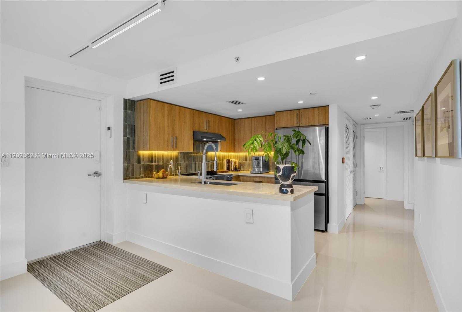 Small Image of 1100 100TH ST #401, Bay Harbor Islands Number 10