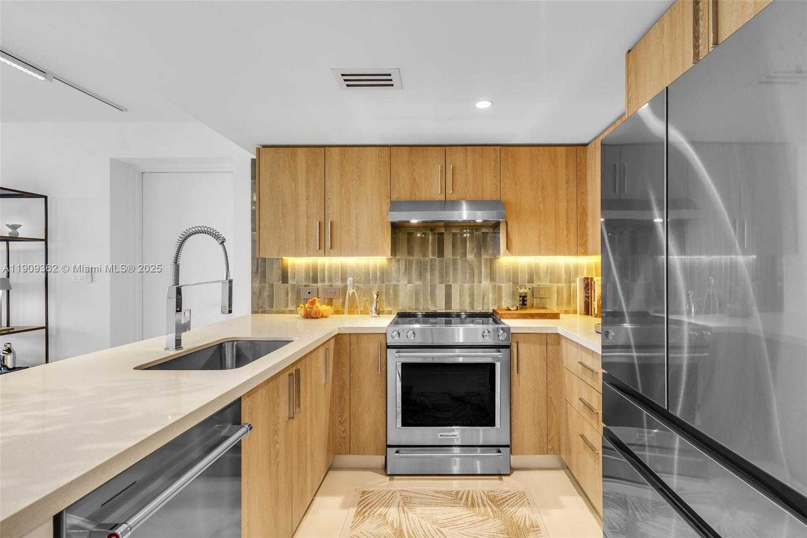 Small Image of 1100 100TH ST #401, Bay Harbor Islands Number 11