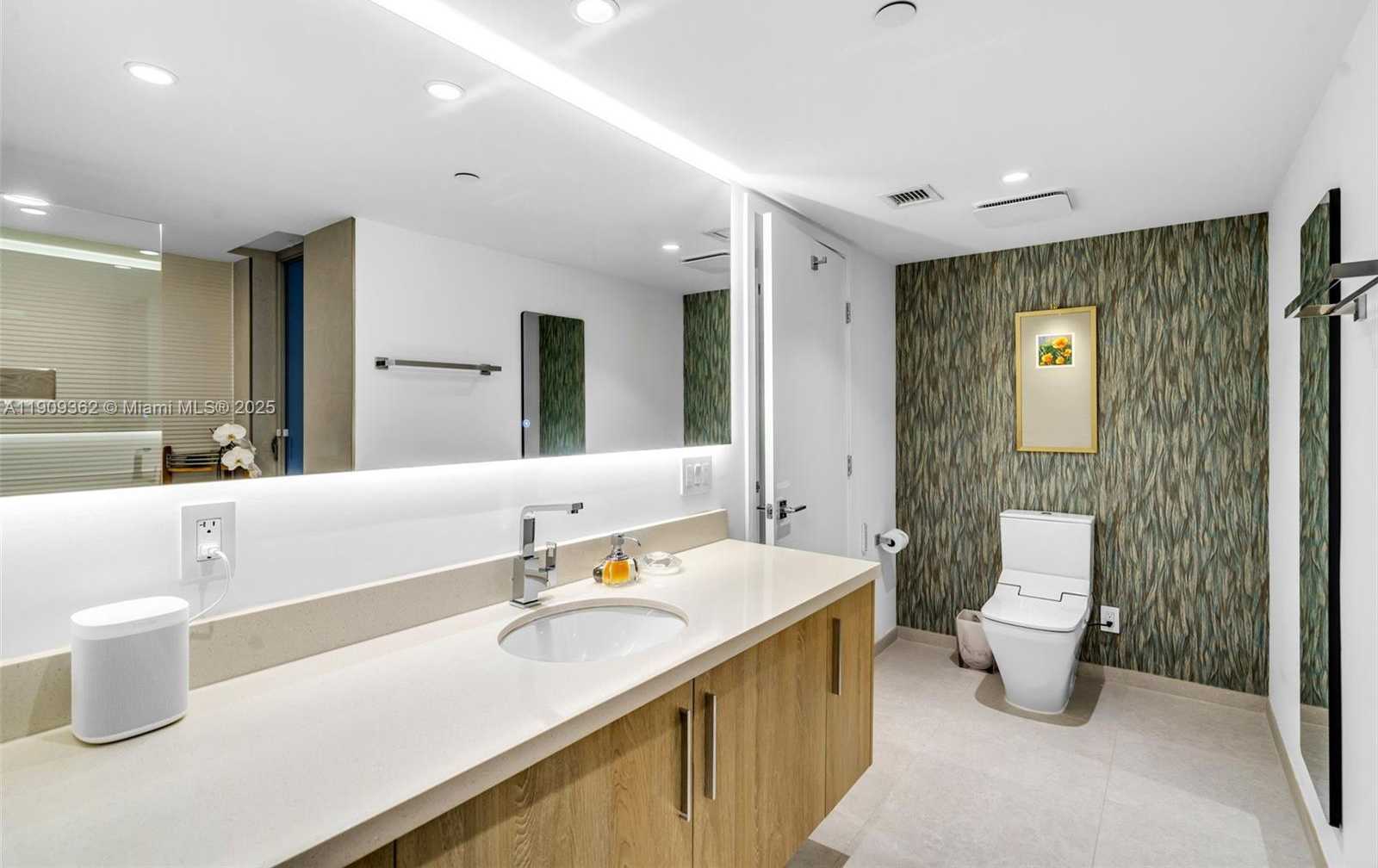 Small Image of 1100 100TH ST #401, Bay Harbor Islands Number 27