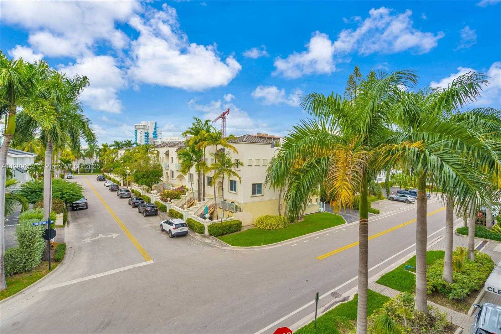 Small Image of 1100 100TH ST #401, Bay Harbor Islands Number 32