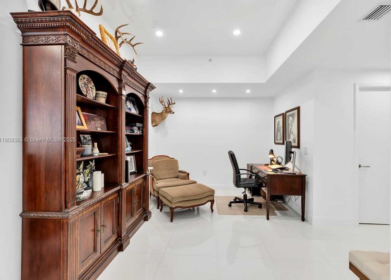 Small Image of 3131 NORTH EAST 188TH ST #2-1004, Aventura Number 16