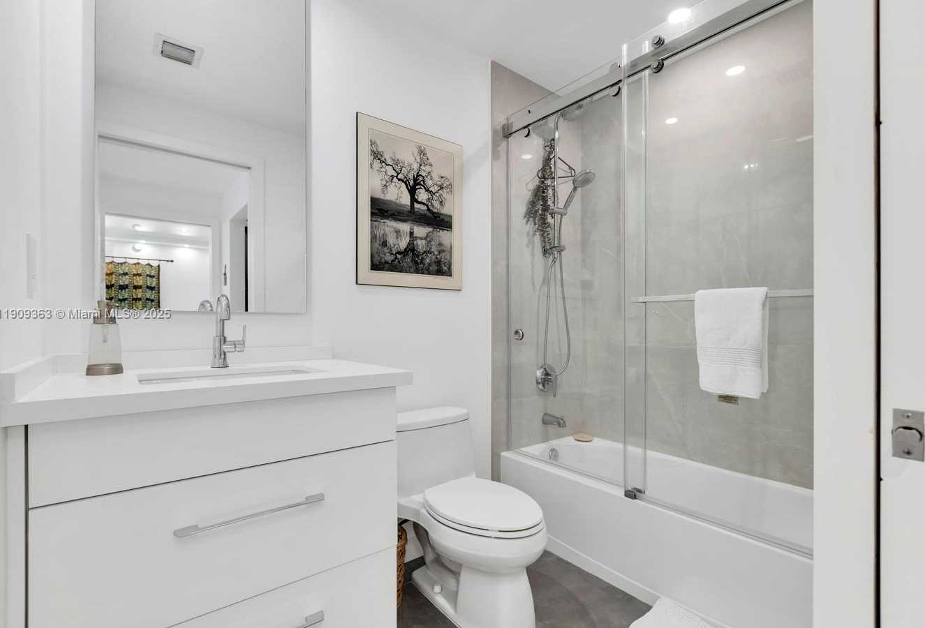 Small Image of 3131 NORTH EAST 188TH ST #2-1004, Aventura Number 18