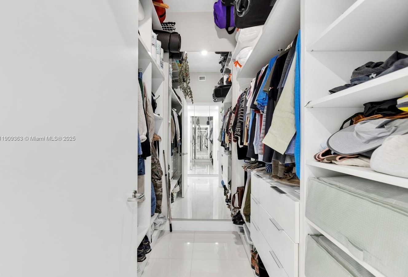 Small Image of 3131 NORTH EAST 188TH ST #2-1004, Aventura Number 30