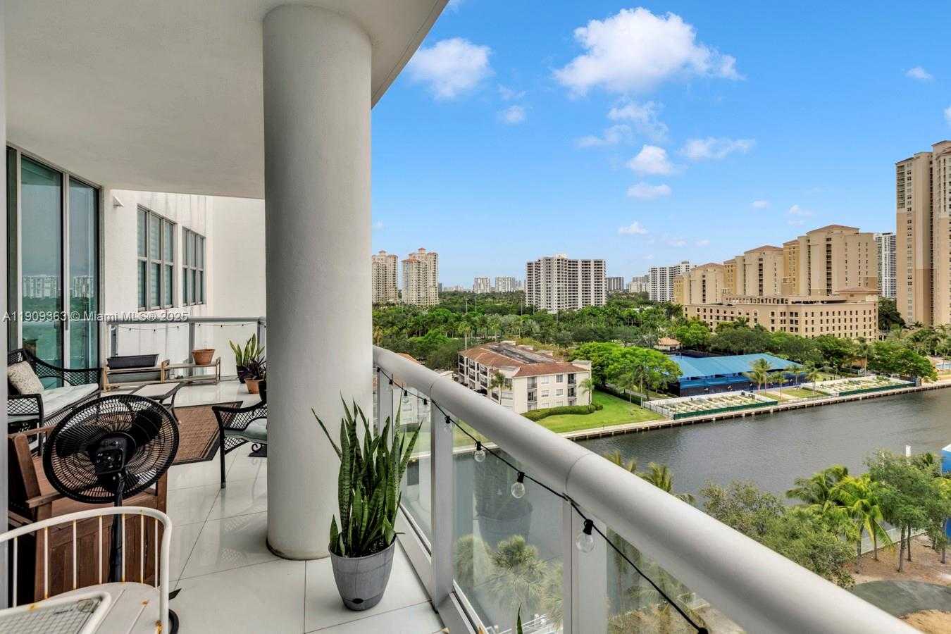 Small Image of 3131 NORTH EAST 188TH ST #2-1004, Aventura Number 4