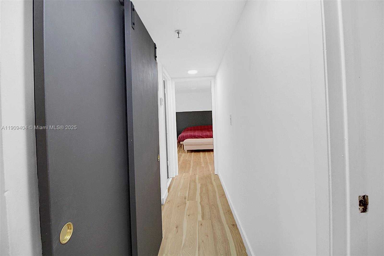 Small Image of 1621 COLLINS AVE #710, Miami Beach Number 14