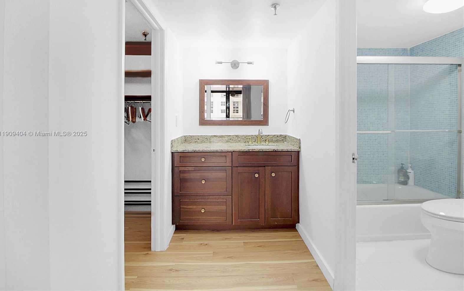 Small Image of 1621 COLLINS AVE #710, Miami Beach Number 19