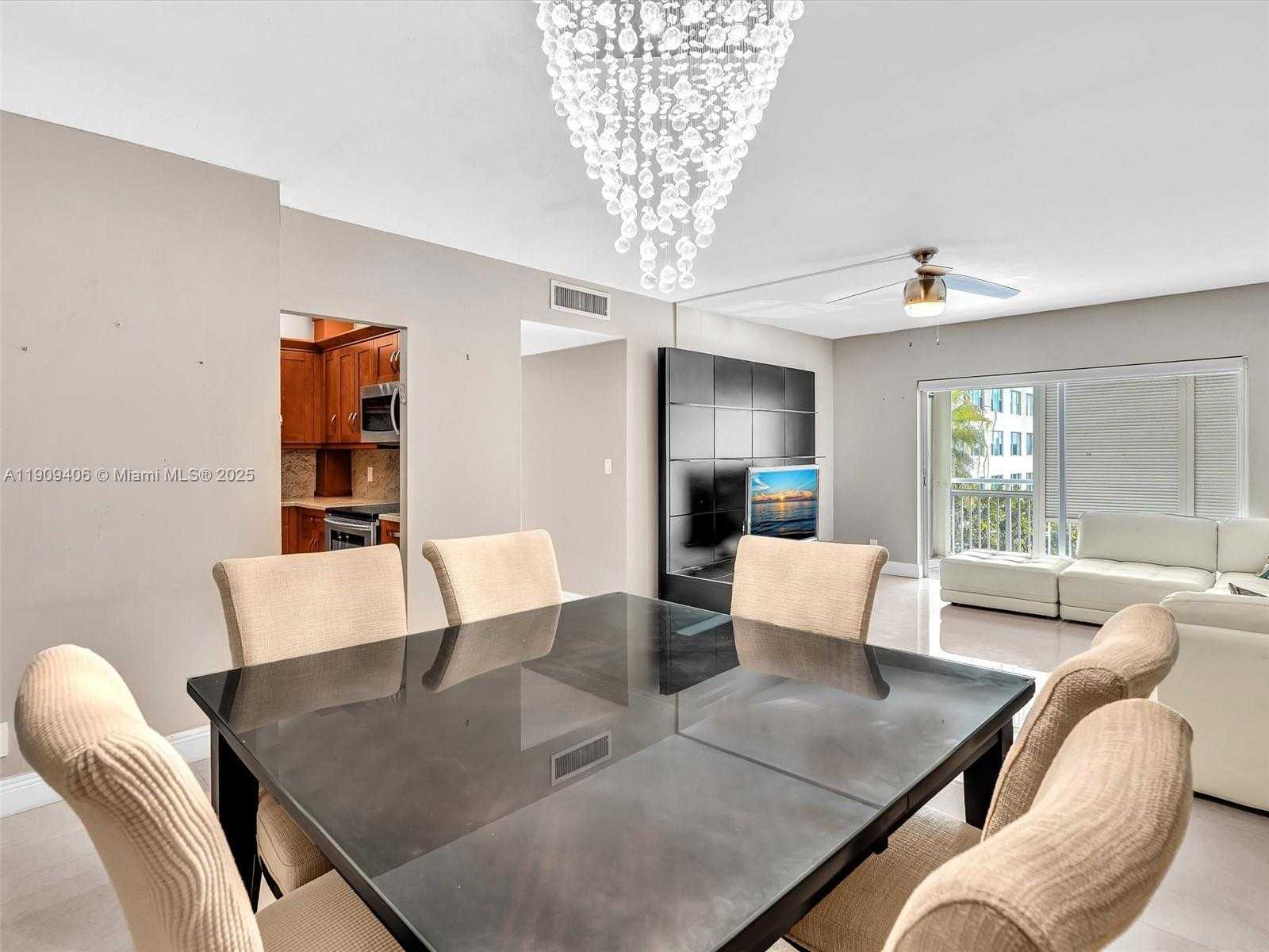 Small Image of 4400 HILLCREST DR #617B, Hollywood Number 10