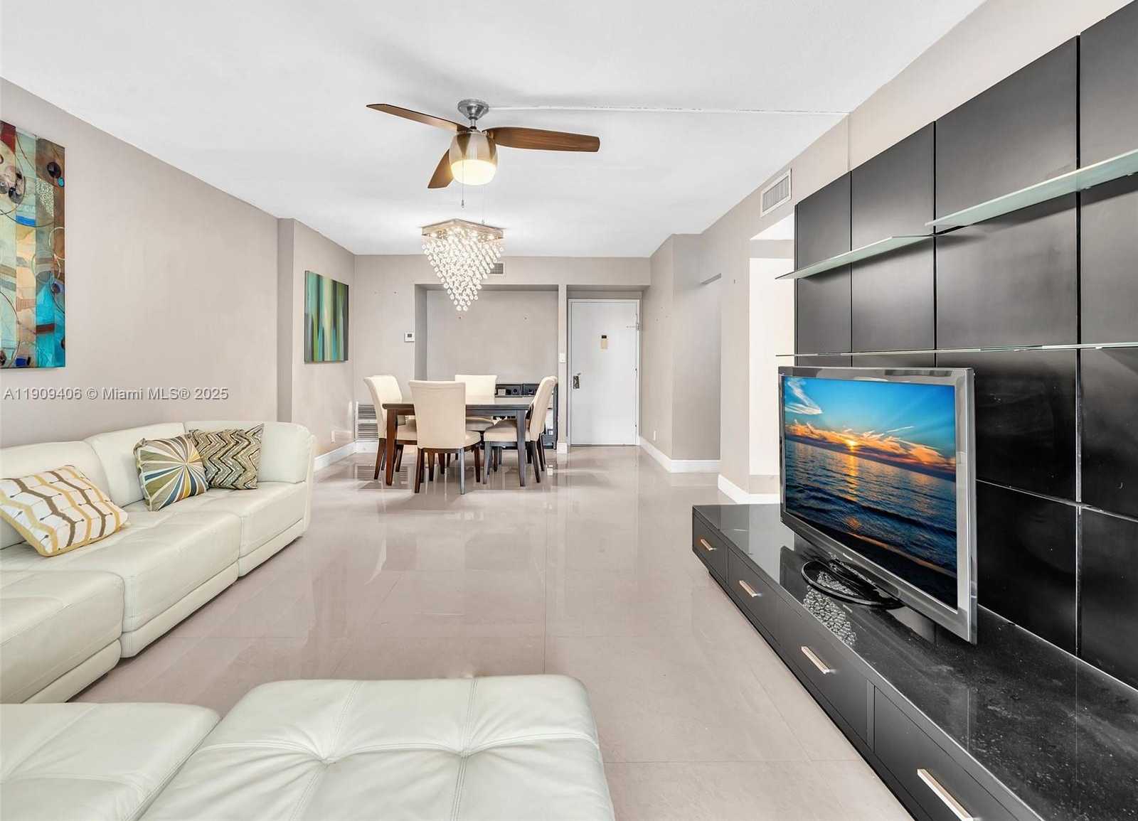 Small Image of 4400 HILLCREST DR #617B, Hollywood Number 26