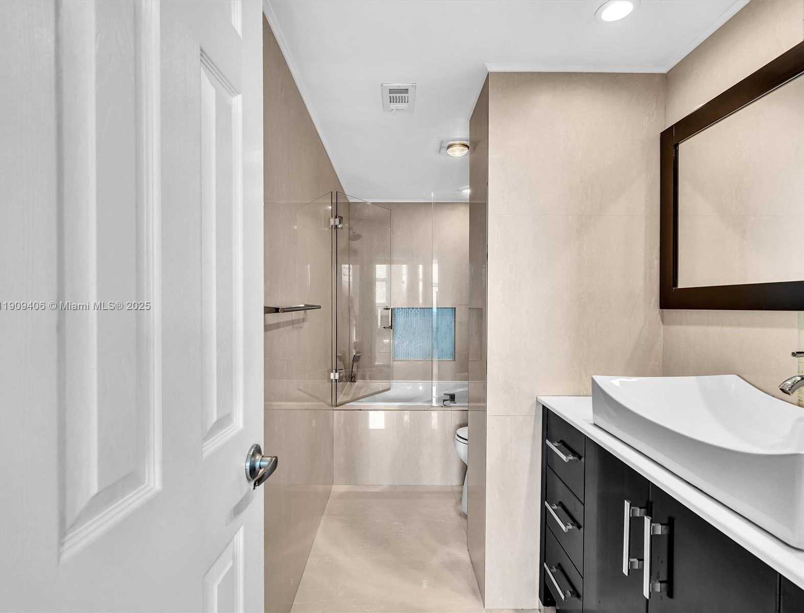 Small Image of 4400 HILLCREST DR #617B, Hollywood Number 28