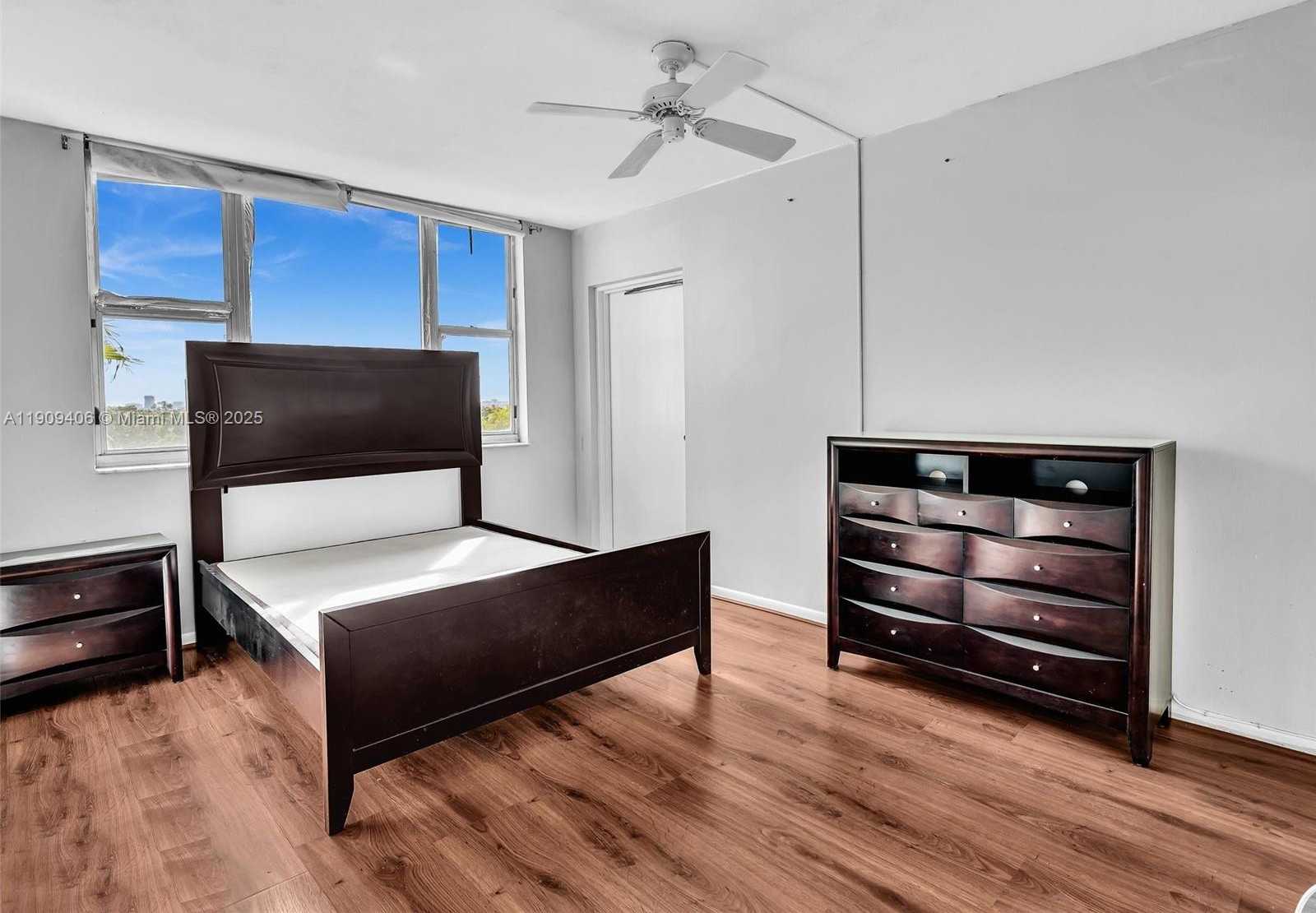 Small Image of 4400 HILLCREST DR #617B, Hollywood Number 30