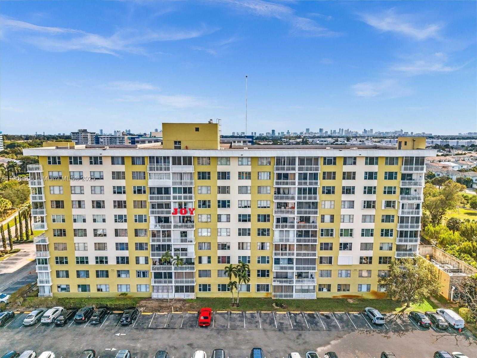 Small Image of 4400 HILLCREST DR #617B, Hollywood Number 47