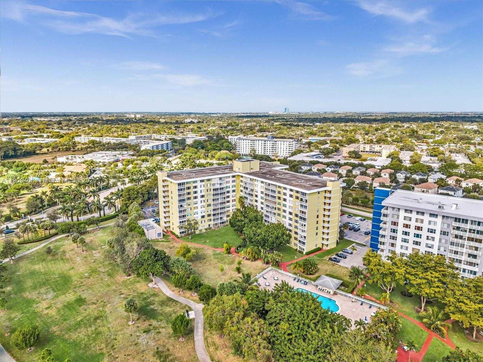 Small Image of 4400 HILLCREST DR #617B, Hollywood Number 50