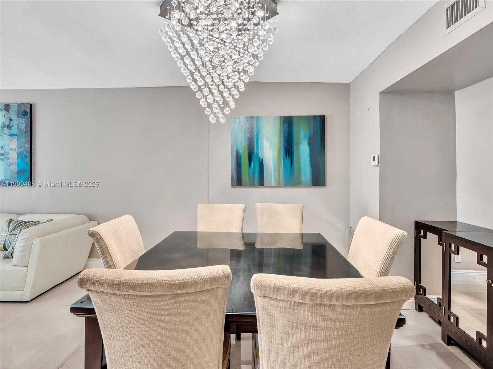 Small Image of 4400 HILLCREST DR #617B, Hollywood Number 6