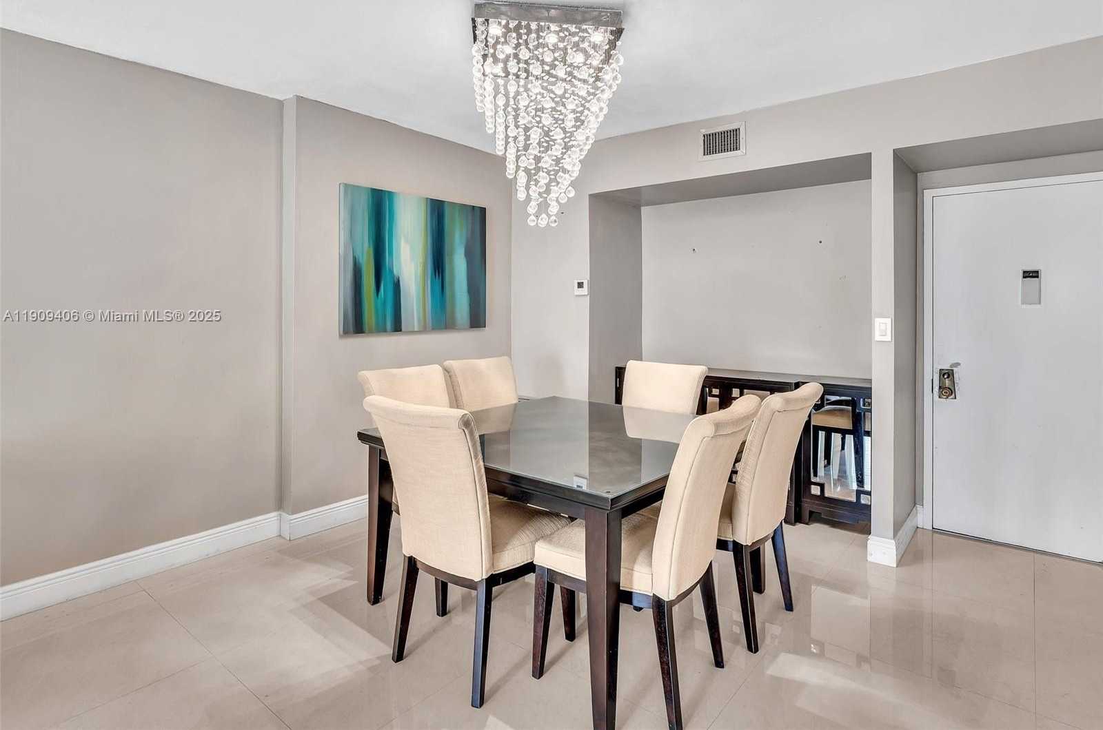 Small Image of 4400 HILLCREST DR #617B, Hollywood Number 7