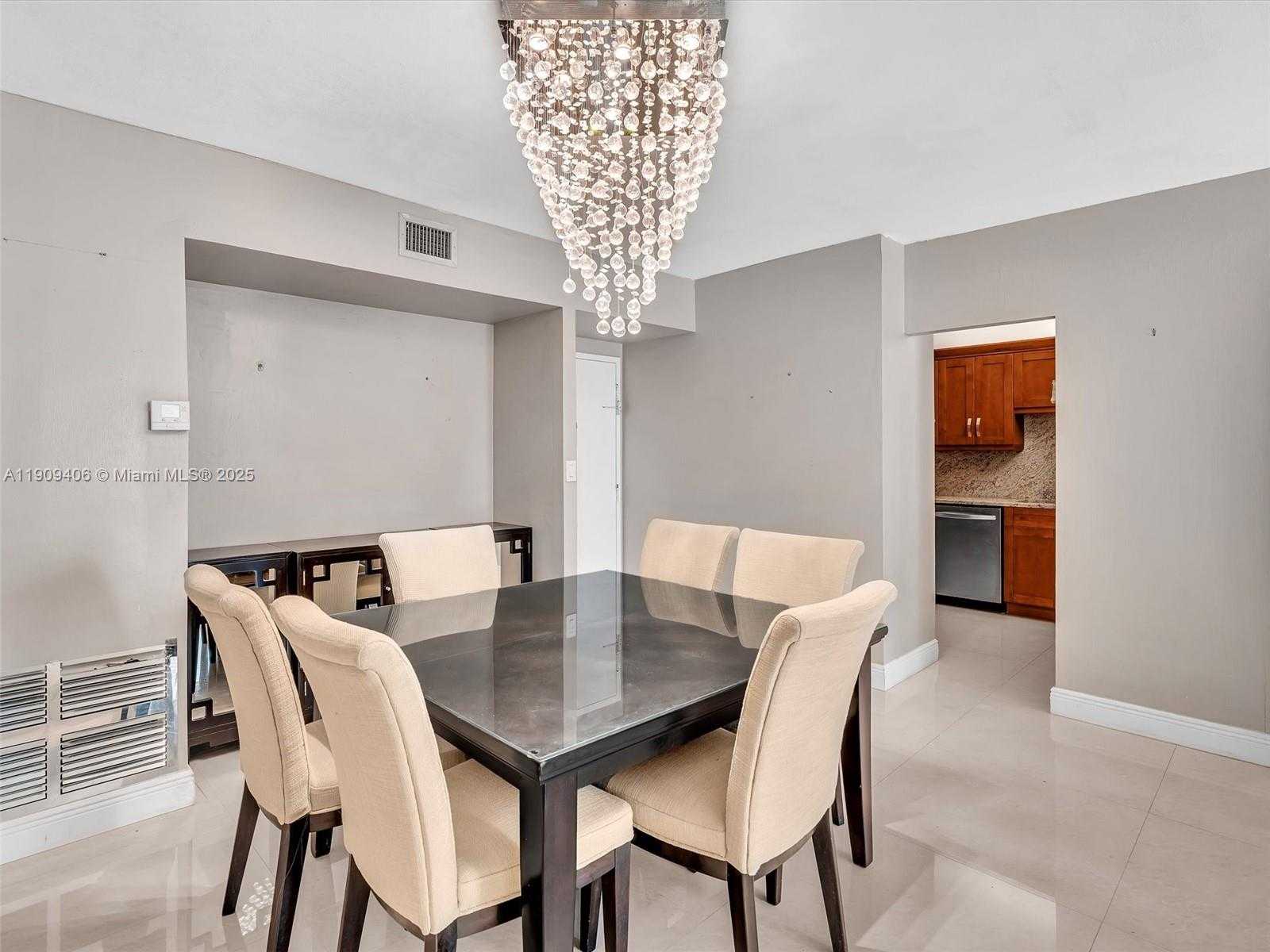 Small Image of 4400 HILLCREST DR #617B, Hollywood Number 9