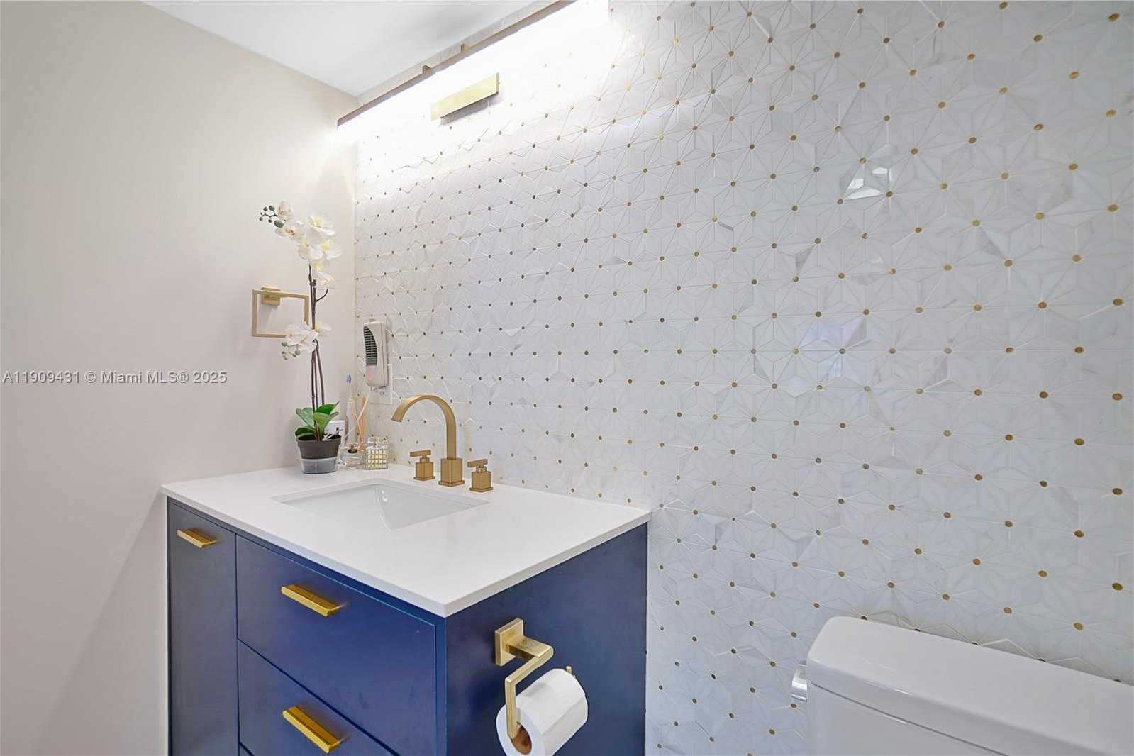 Small Image of 5225 COLLINS AVE #1403, Miami Beach Number 13