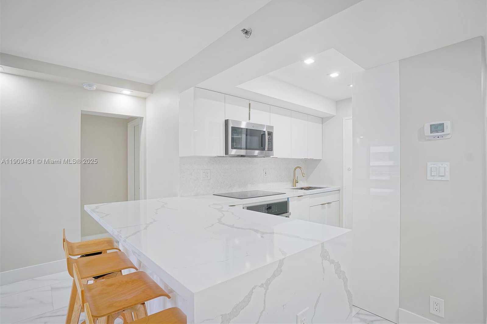 Small Image of 5225 COLLINS AVE #1403, Miami Beach Number 5