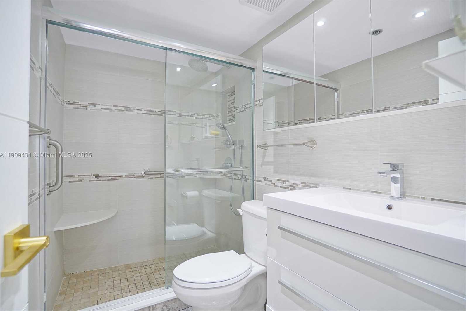 Small Image of 5225 COLLINS AVE #1403, Miami Beach Number 8