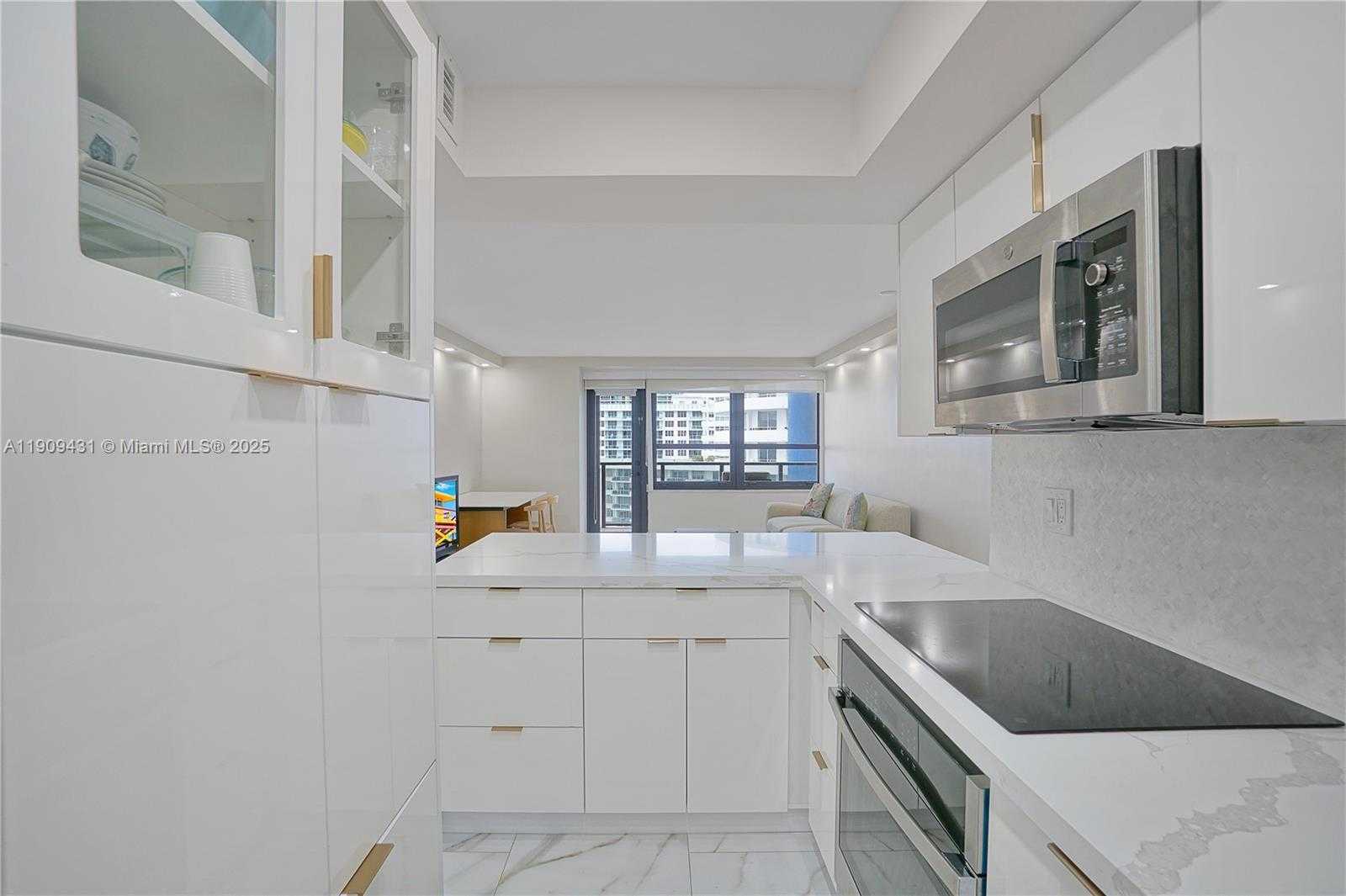 Small Image of 5225 COLLINS AVE #1403, Miami Beach Number 9