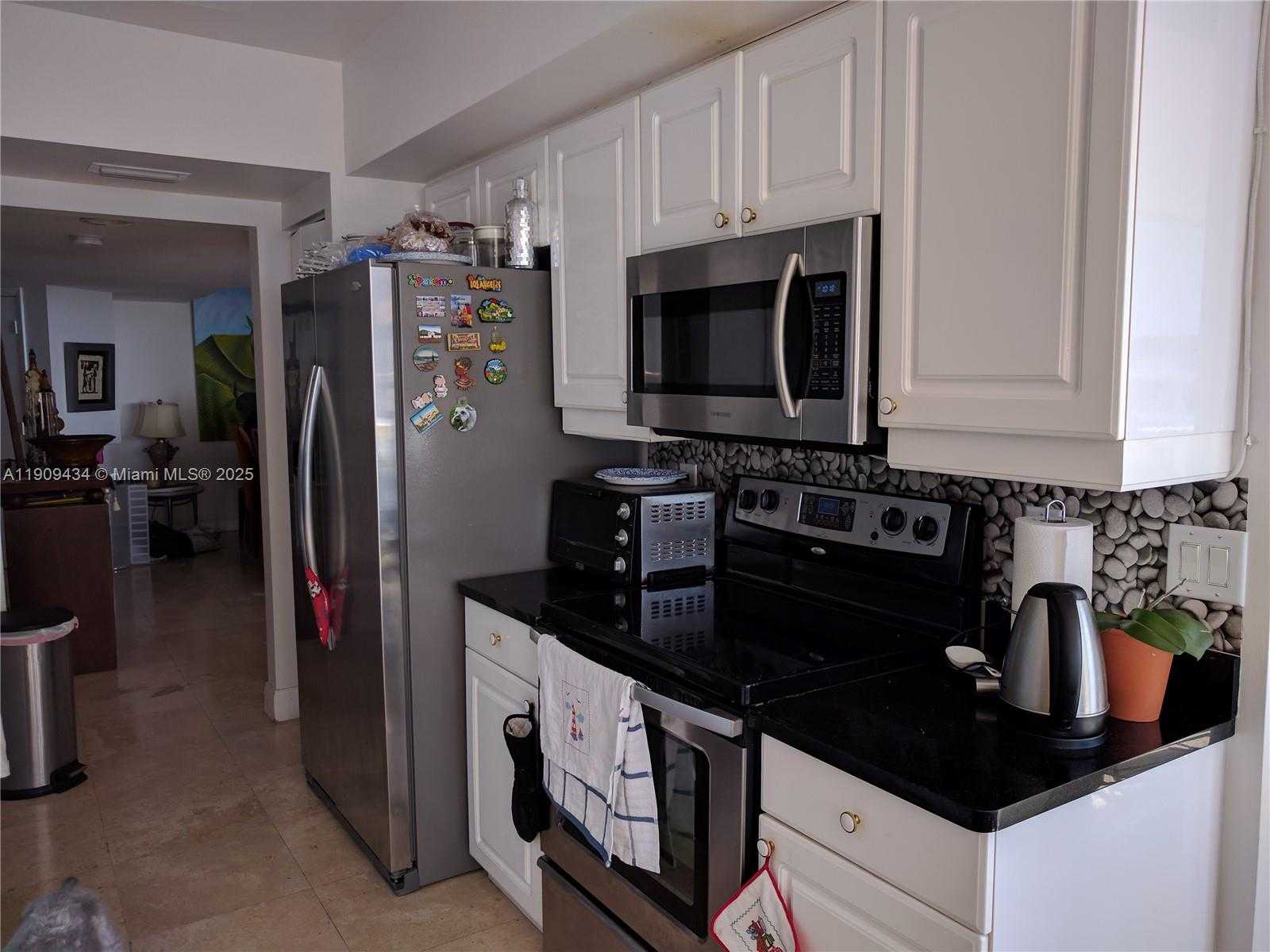 Small Image of 21055 YACHT CLUB DR #1602, Aventura Number 12