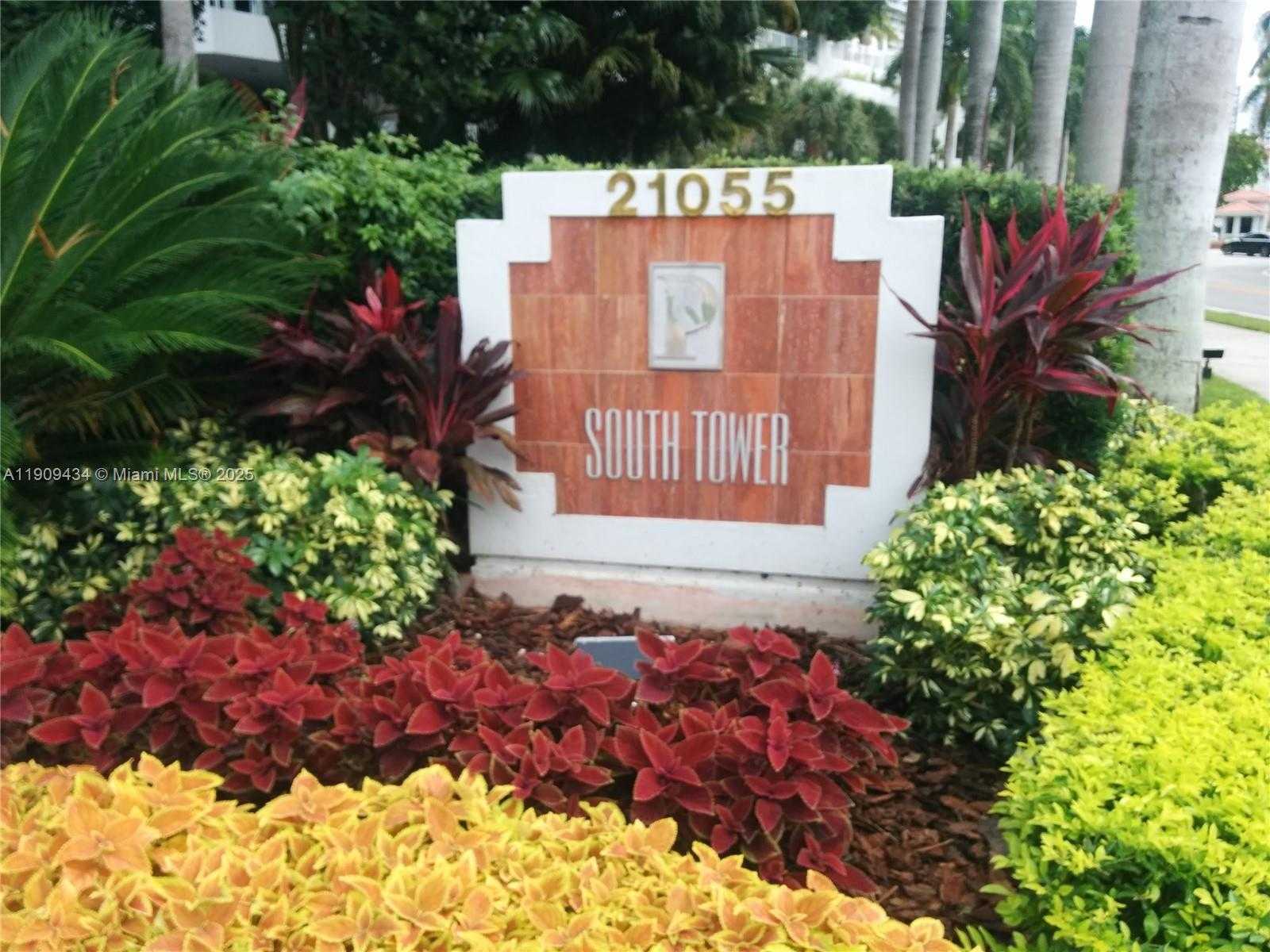 Small Image of 21055 YACHT CLUB DR #1602, Aventura Number 18
