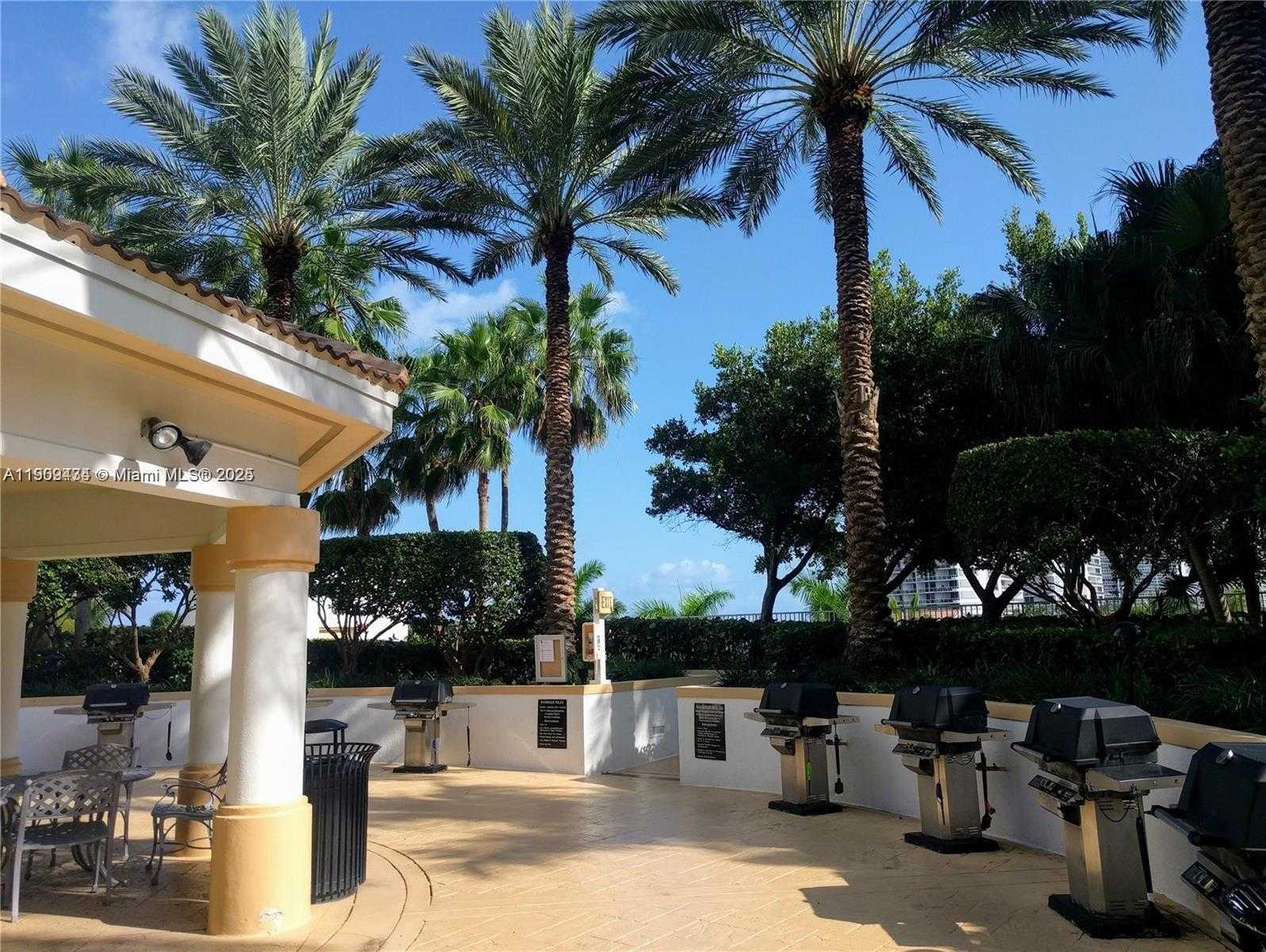 Small Image of 21055 YACHT CLUB DR #1602, Aventura Number 24