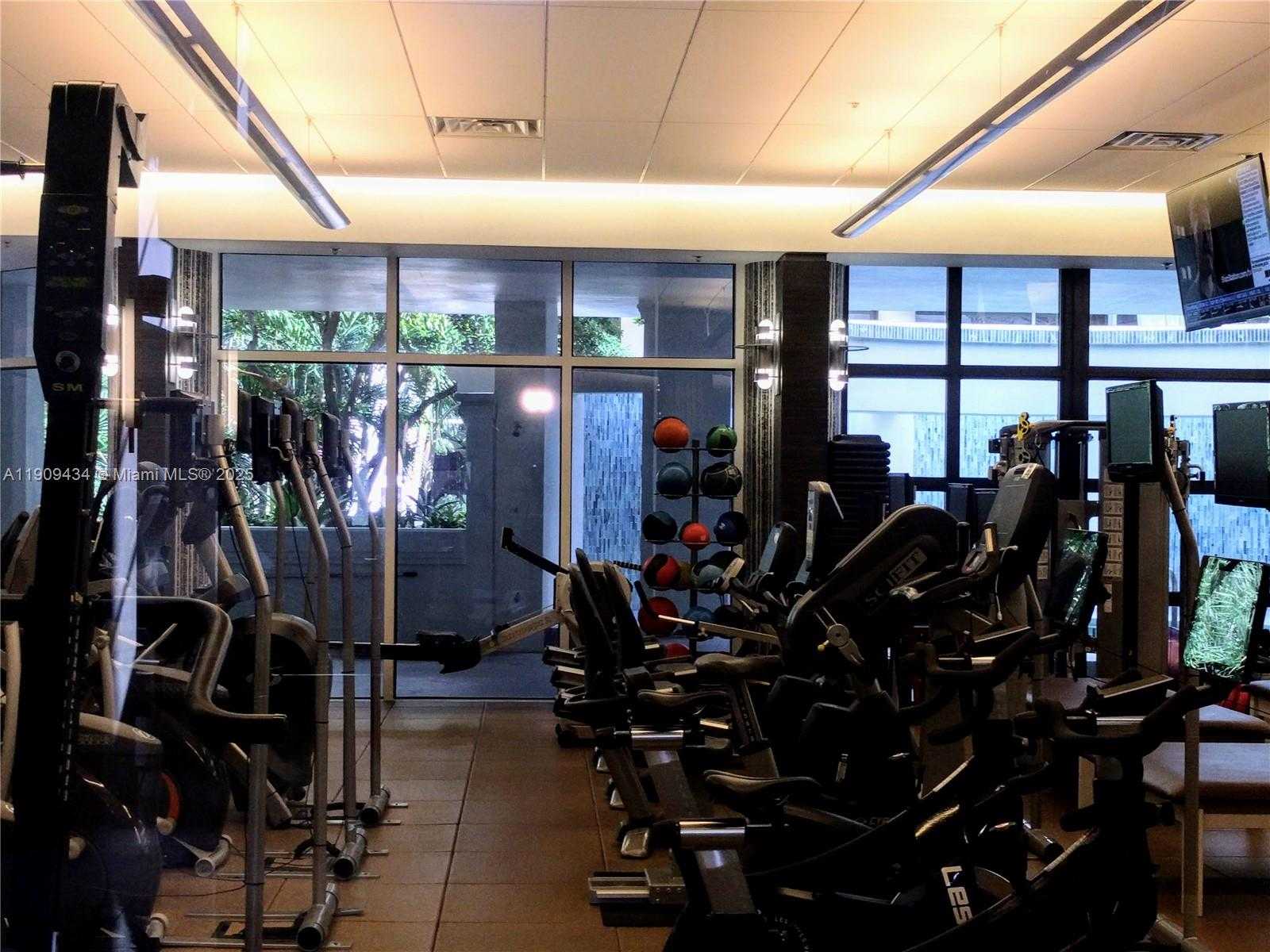 Small Image of 21055 YACHT CLUB DR #1602, Aventura Number 28