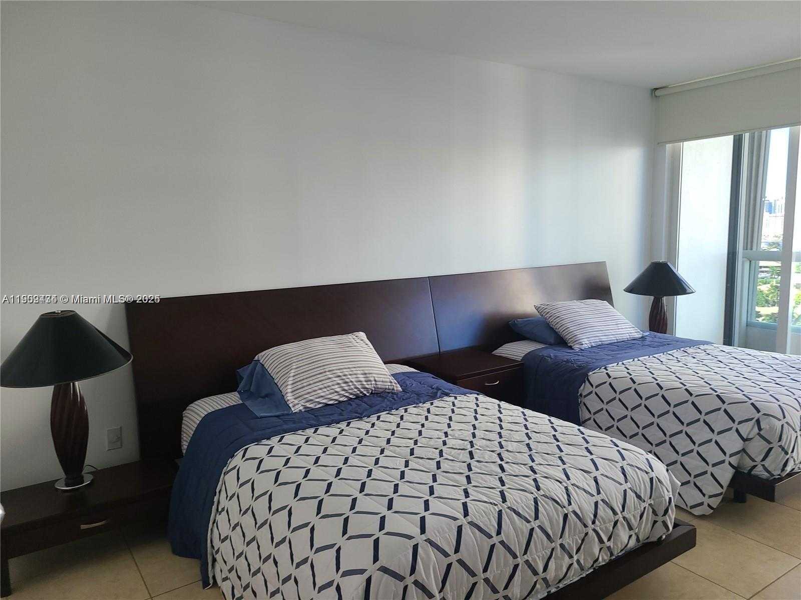 Small Image of 21055 YACHT CLUB DR #1602, Aventura Number 8