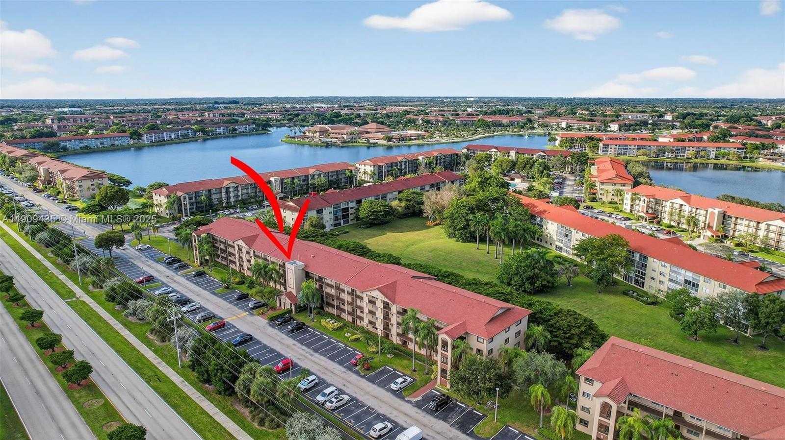 Small Image of 13105 SOUTH WEST 16TH CT #407L, Pembroke Pines Number 10