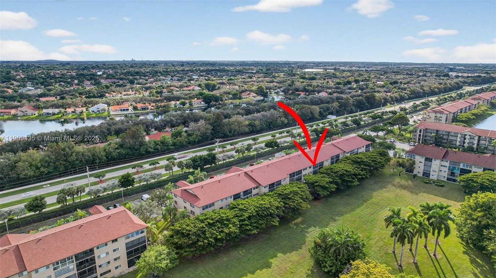 Small Image of 13105 SOUTH WEST 16TH CT #407L, Pembroke Pines Number 12