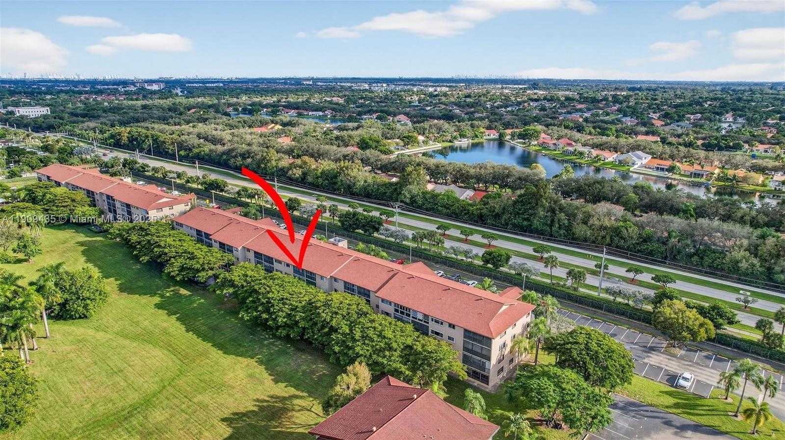 Small Image of 13105 SOUTH WEST 16TH CT #407L, Pembroke Pines Number 15