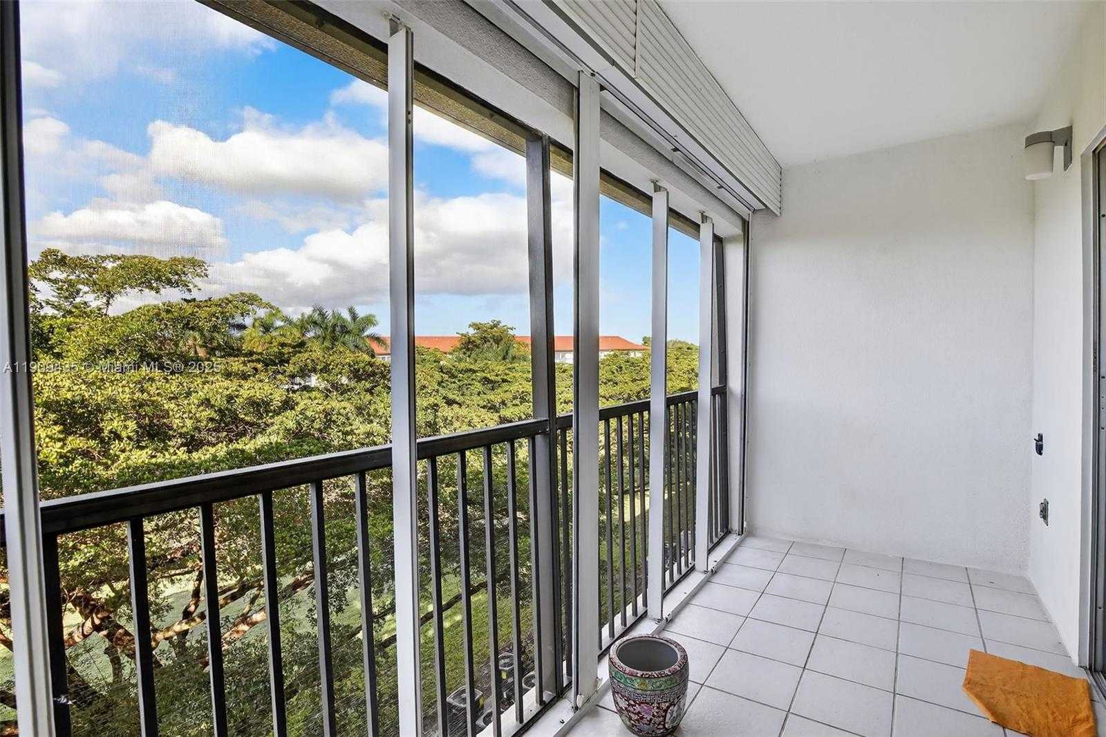 Small Image of 13105 SOUTH WEST 16TH CT #407L, Pembroke Pines Number 36