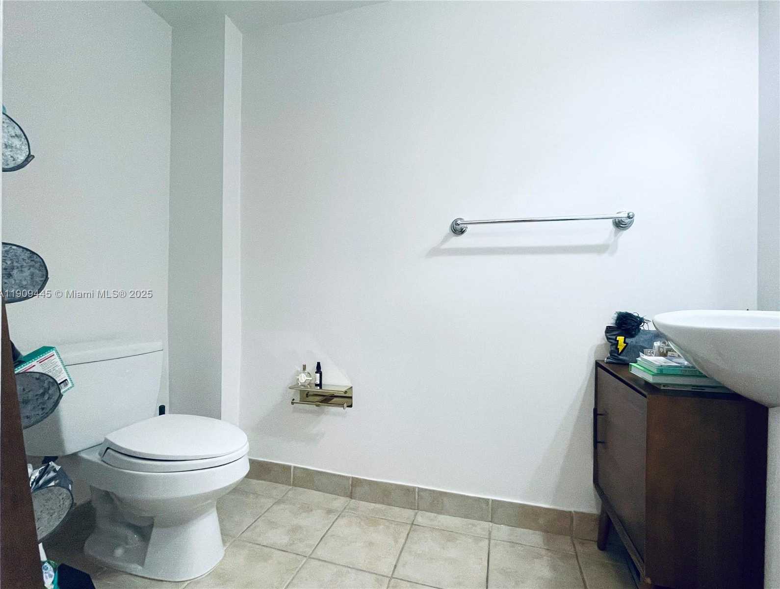 Small Image of 888 SOUTH DOUGLAS RD #119, Coral Gables Number 29