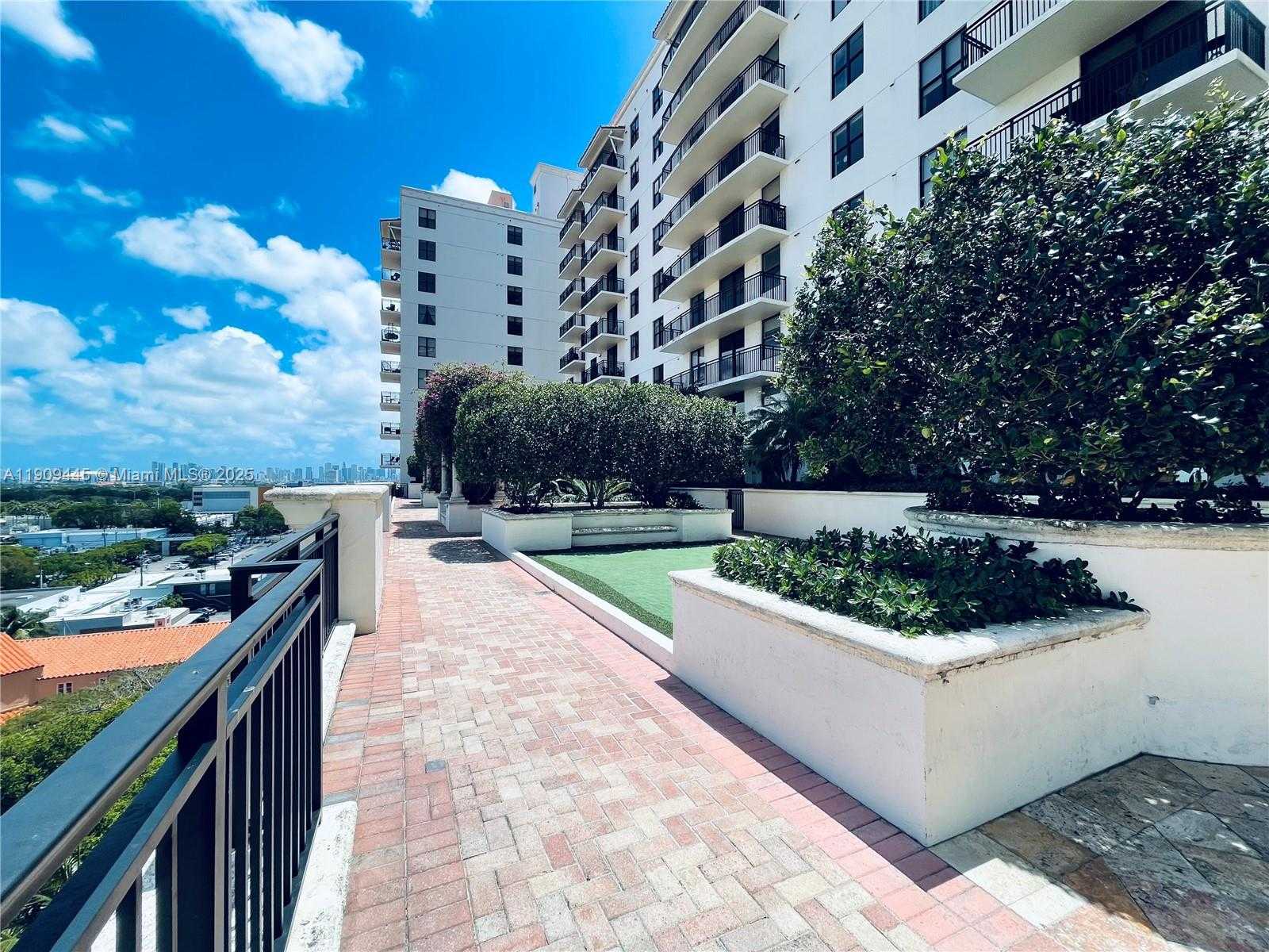 Small Image of 888 SOUTH DOUGLAS RD #119, Coral Gables Number 7
