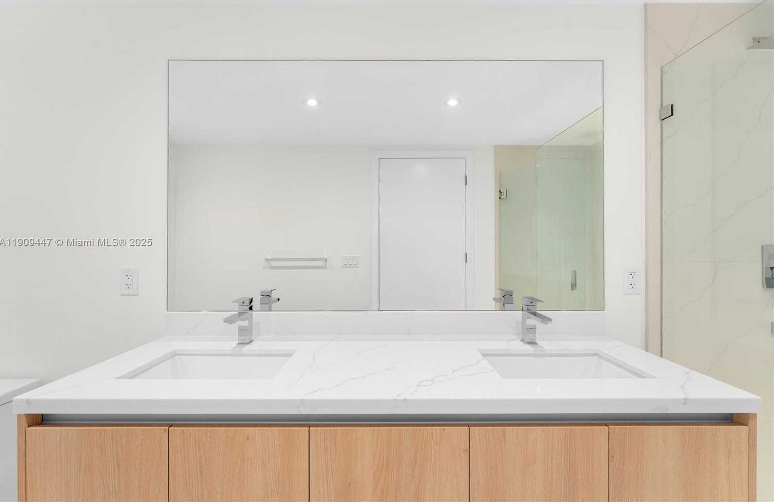 Small Image of 9901 WEST BAY HARBOR DR #506, Bay Harbor Islands Number 12