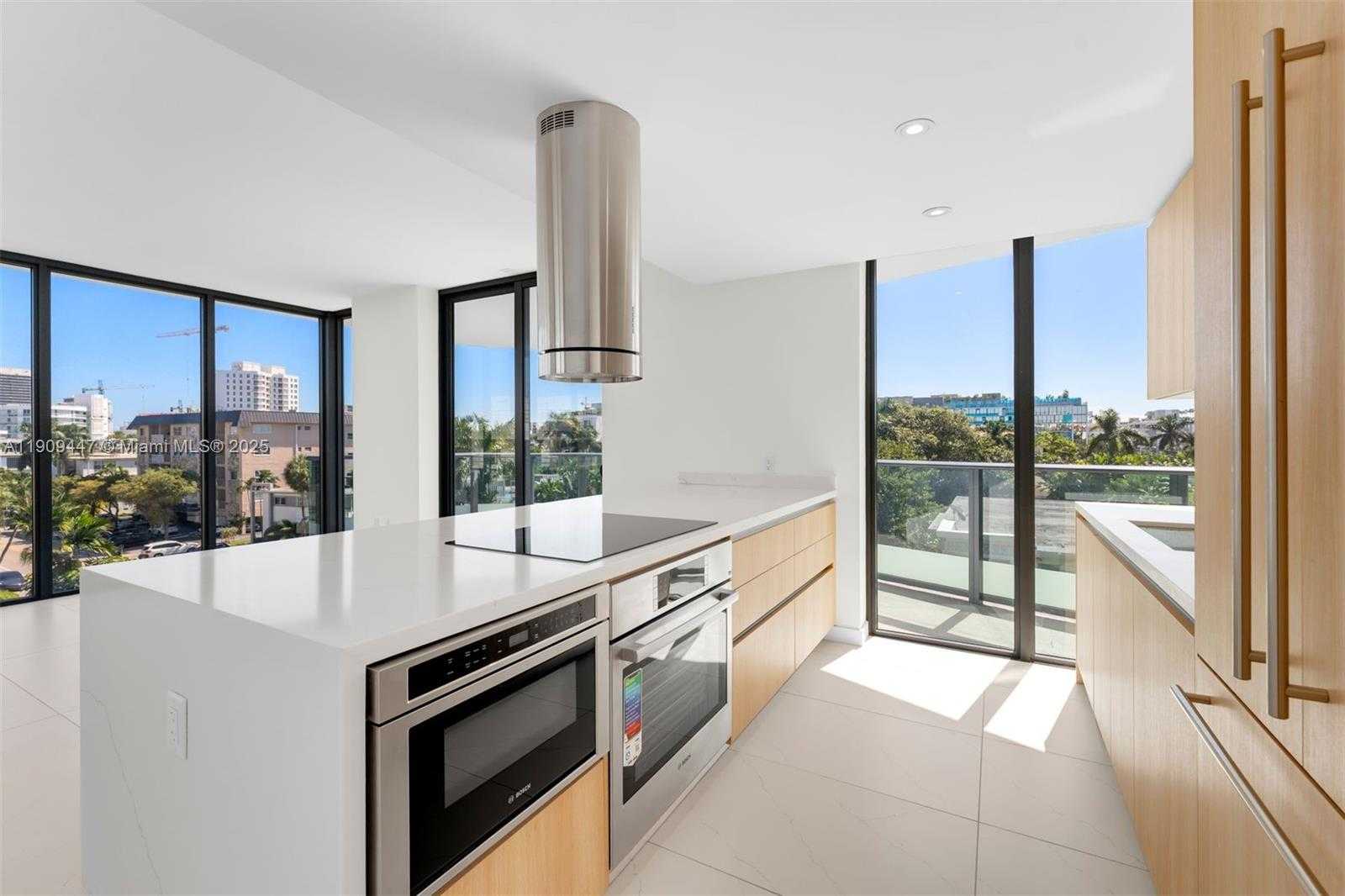 Small Image of 9901 WEST BAY HARBOR DR #506, Bay Harbor Islands Number 4