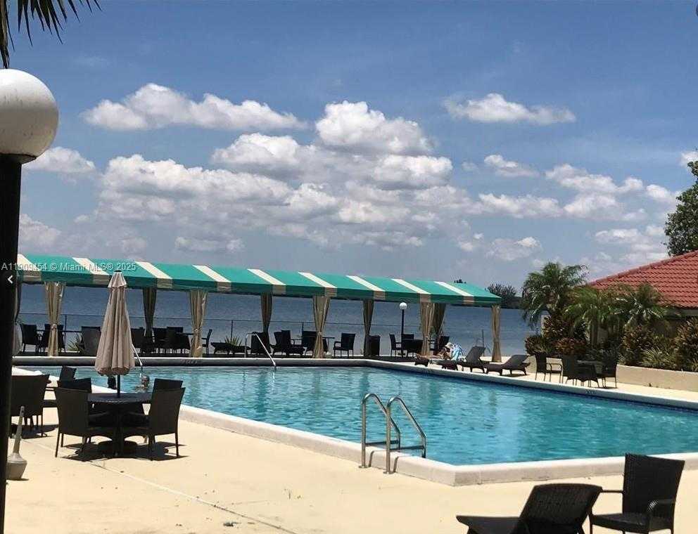 Small Image of 114 LAKE EMERALD DR #409, Oakland Park Number 16