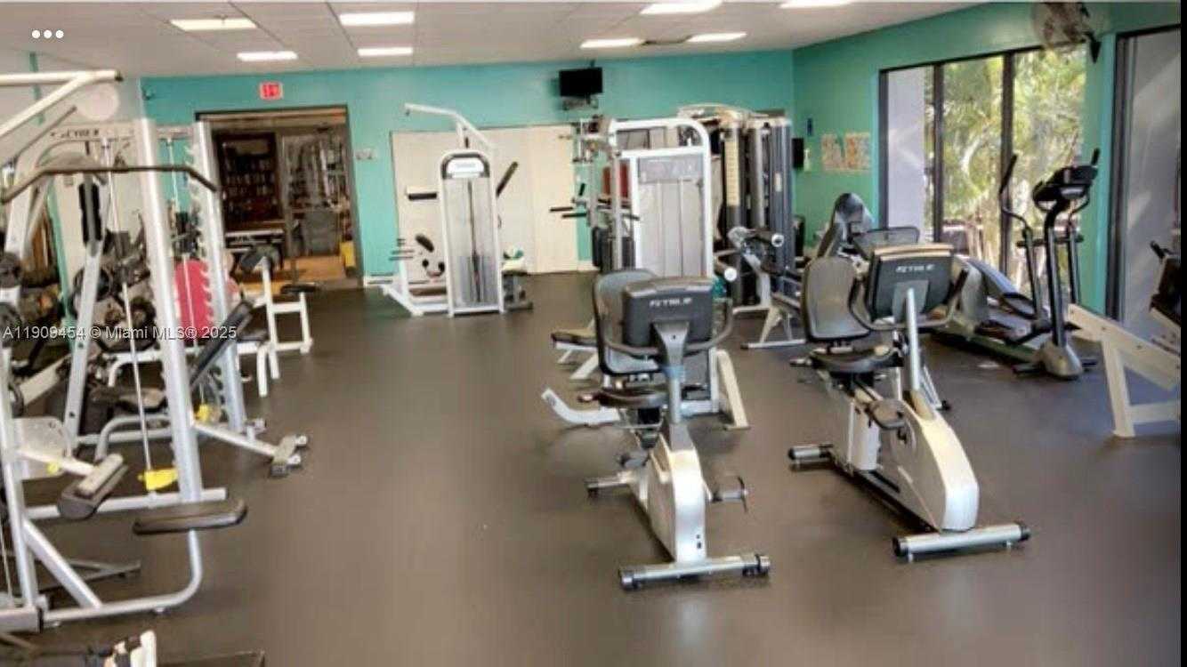 Small Image of 114 LAKE EMERALD DR #409, Oakland Park Number 17