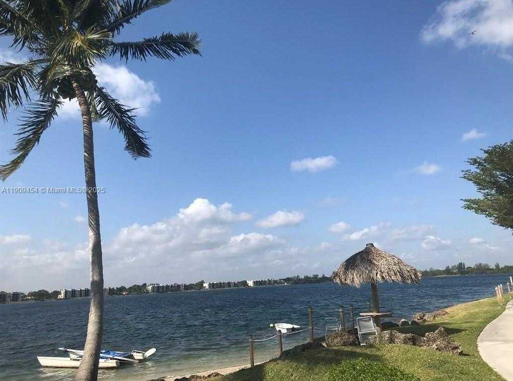 Small Image of 114 LAKE EMERALD DR #409, Oakland Park Number 19