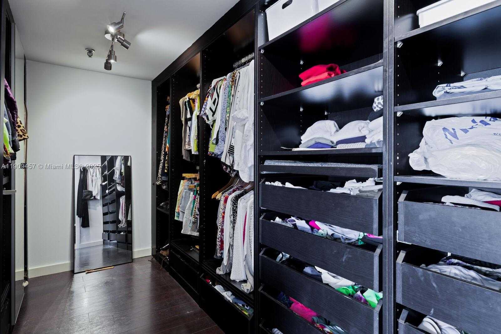 Small Image of 17500 NORTH BAY RD #S301, Sunny Isles Beach Number 10