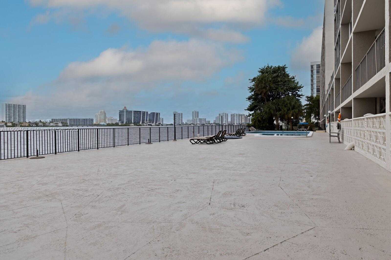 Small Image of 17500 NORTH BAY RD #S301, Sunny Isles Beach Number 15