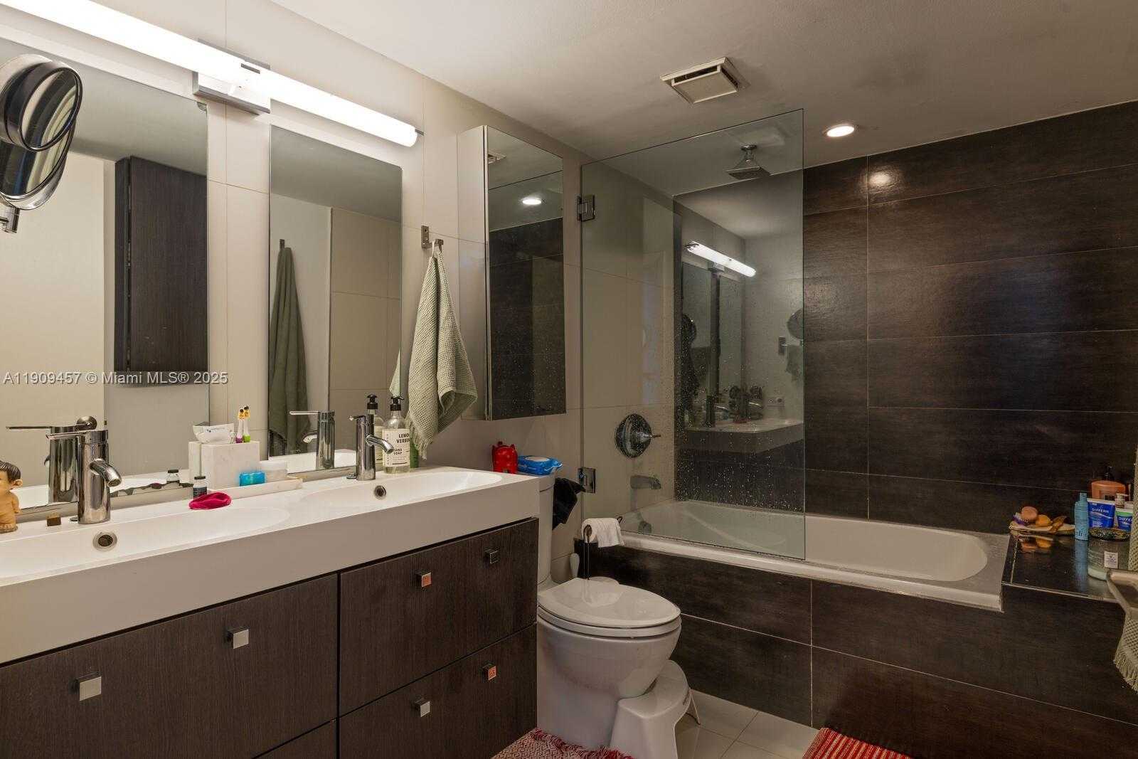 Small Image of 17500 NORTH BAY RD #S301, Sunny Isles Beach Number 9