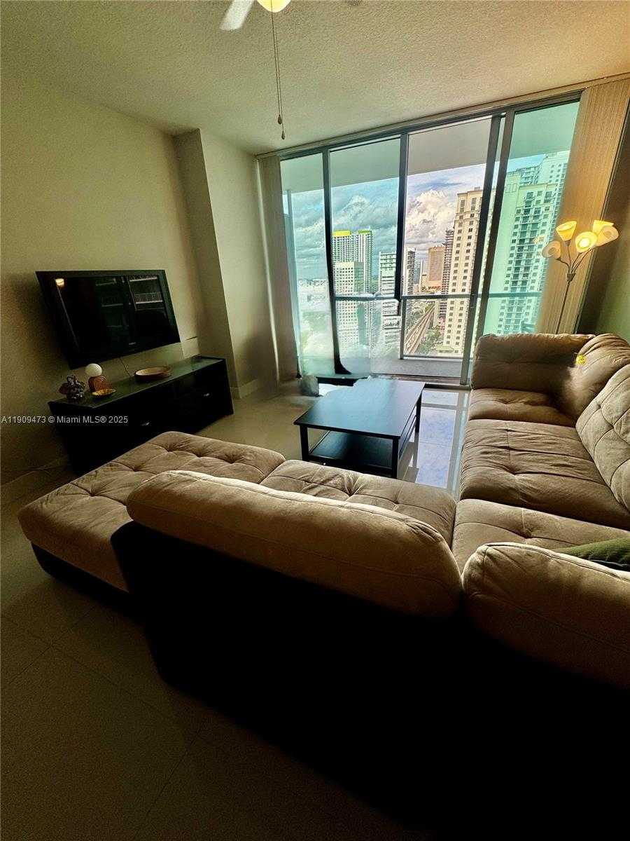 Small Image of 79 SOUTH WEST 12 #2811, Miami Number 12