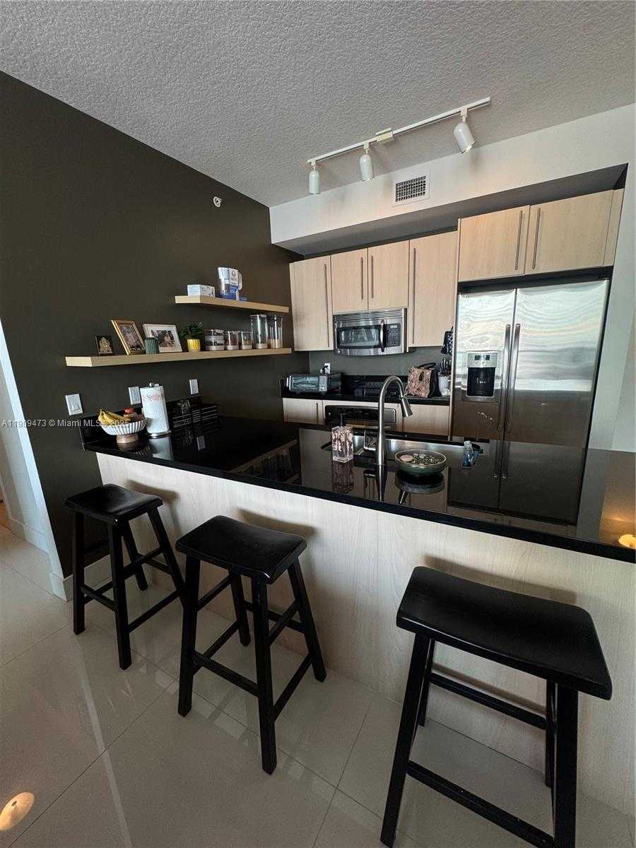 Small Image of 79 SOUTH WEST 12 #2811, Miami Number 19