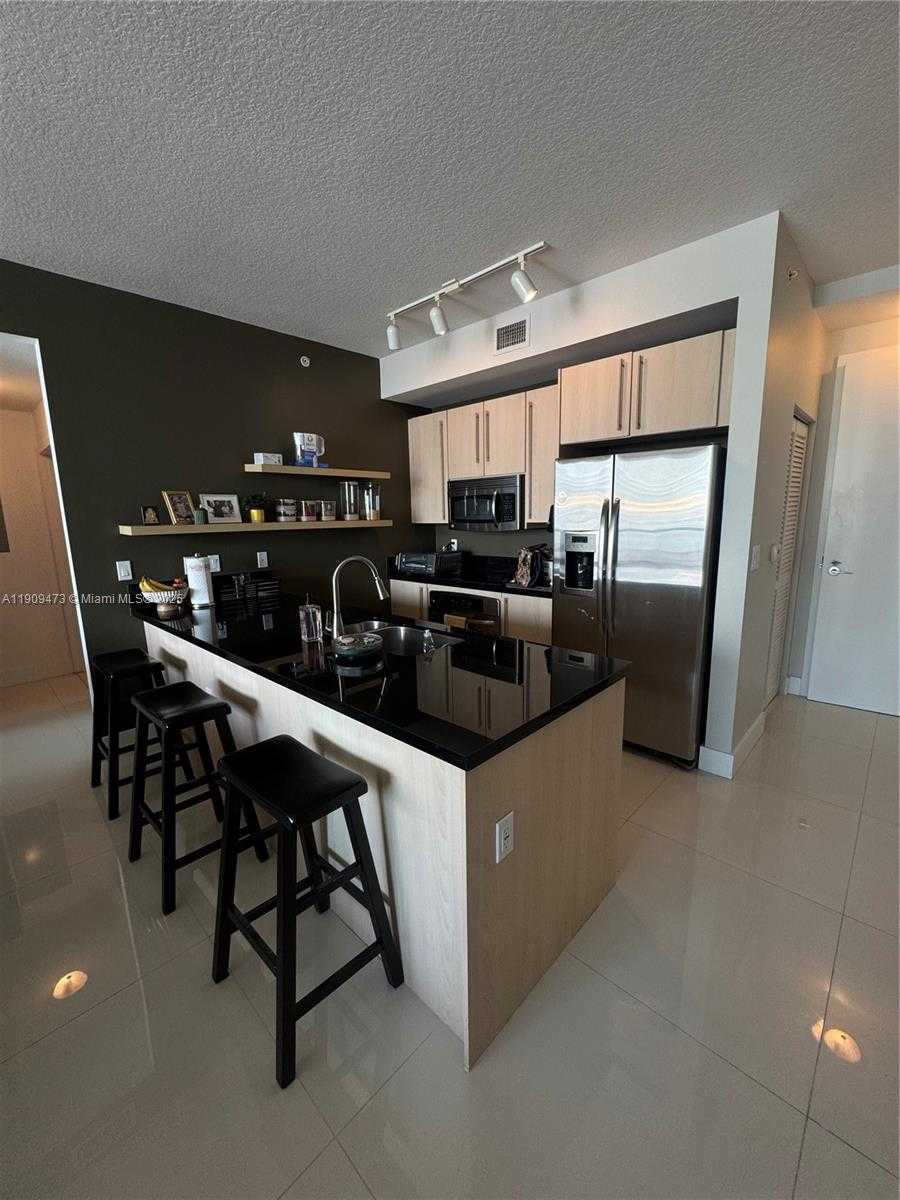 Small Image of 79 SOUTH WEST 12 #2811, Miami Number 20